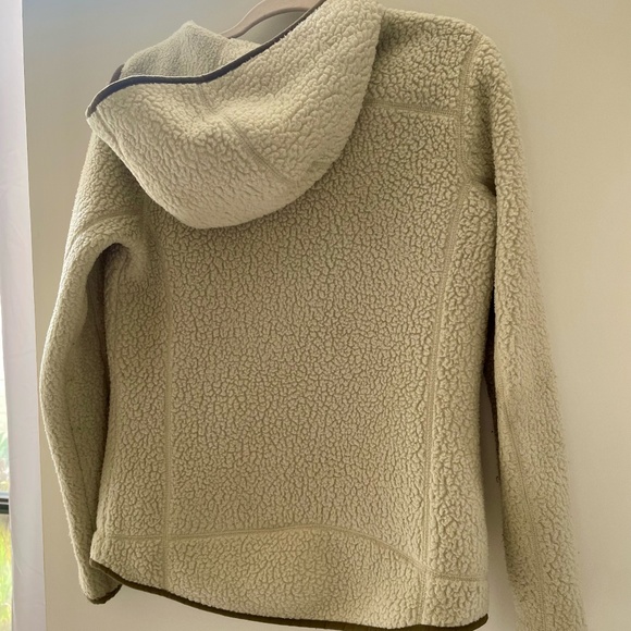 Patagonia Cream Fleece Jacket - Picture 6 of 7